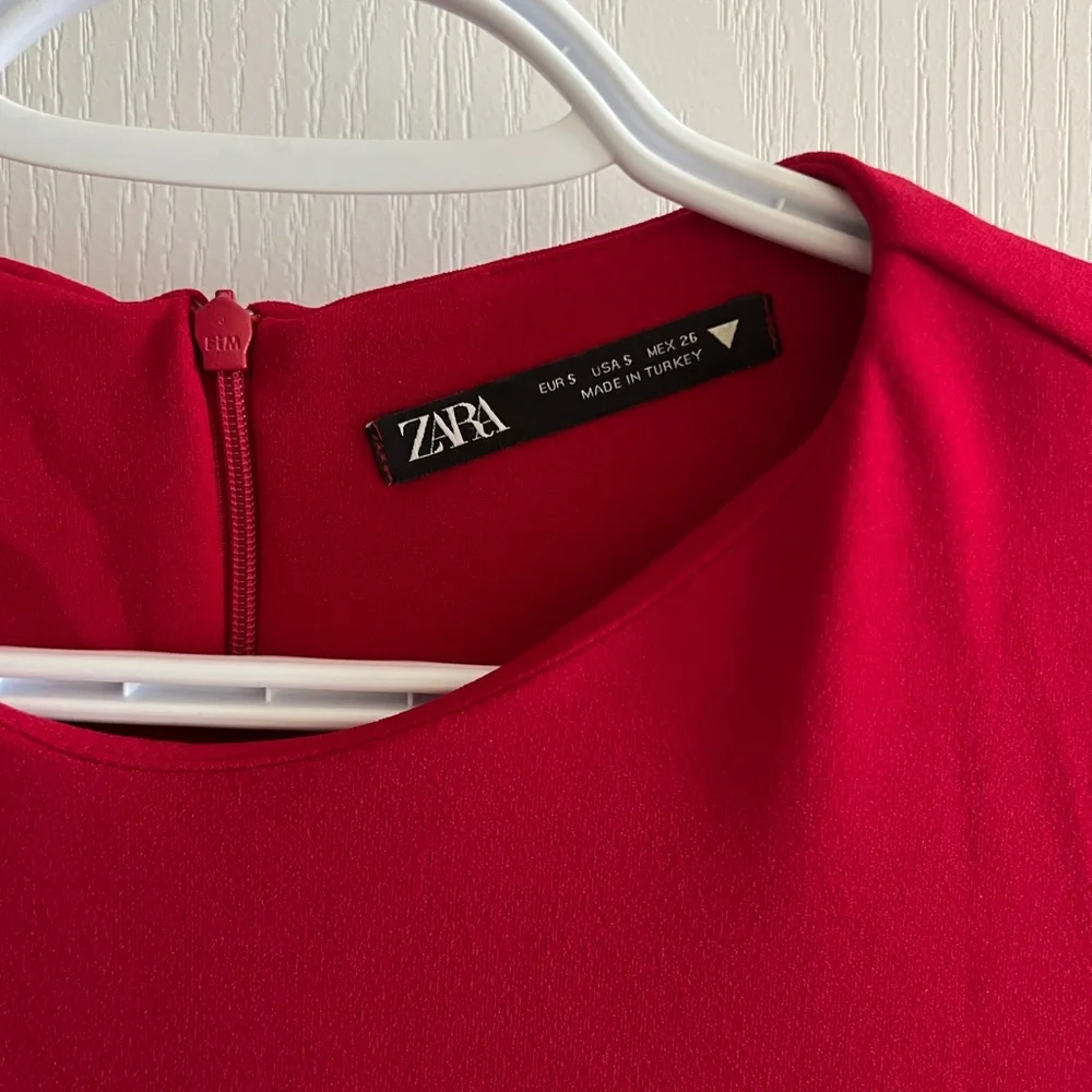 Ideal red Zara party dress - Picture 4 of 5